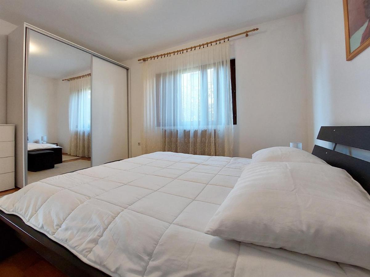 Apartments Vukovic Dramalj Esterno foto